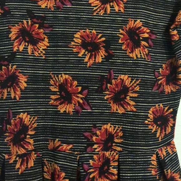 Floral Patterned Dress - Picture 3 of 3